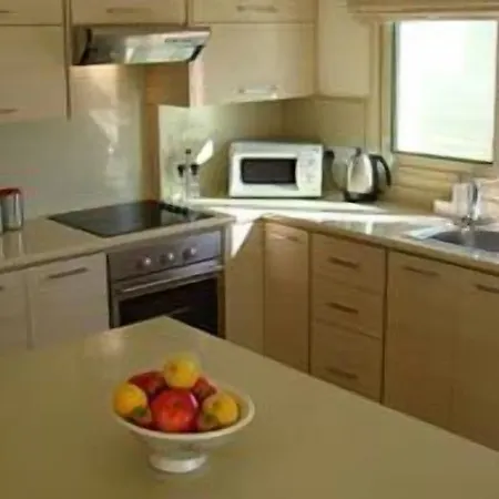 Amadora Luxury Pernera