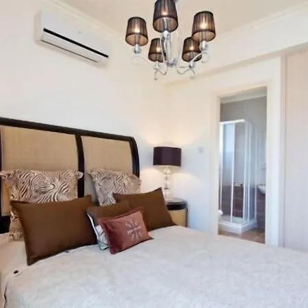 Amadora Luxury Pernera