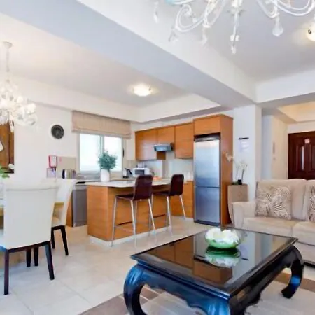 Amadora Luxury Villas *