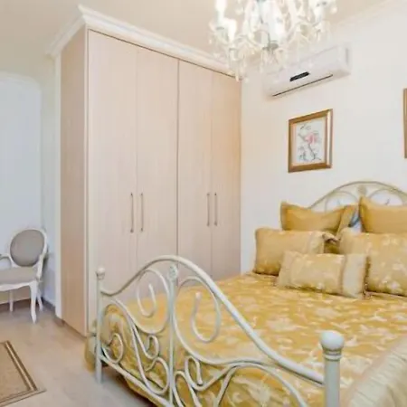 Amadora Luxury Βίλα Pernera