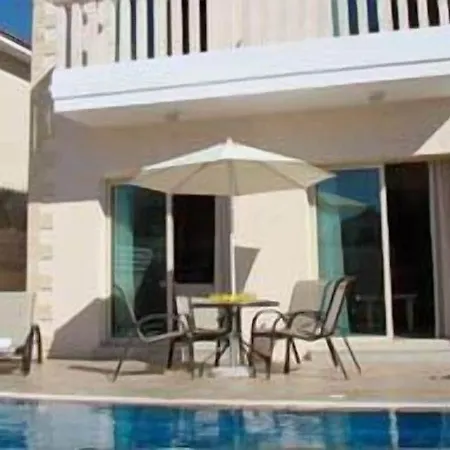 Amadora Luxury * Pernera