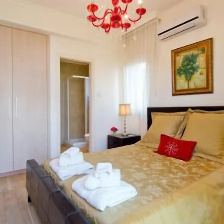 Amadora Luxury Βίλα