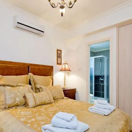 Amadora Luxury Βίλα
